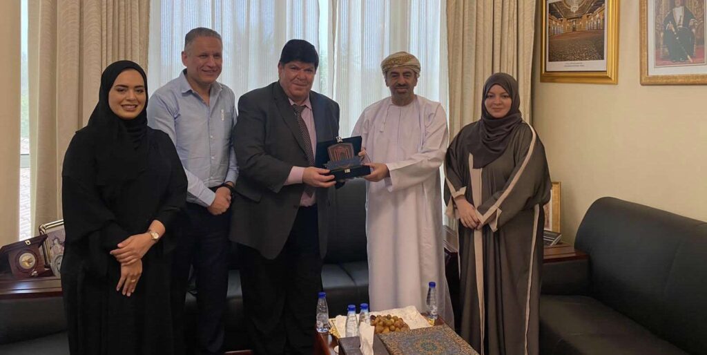 جامعة الفجيرة تبحث سبل التعاون مع سفارة سلطنة عمان في دولة الامارات العربية المتحدة